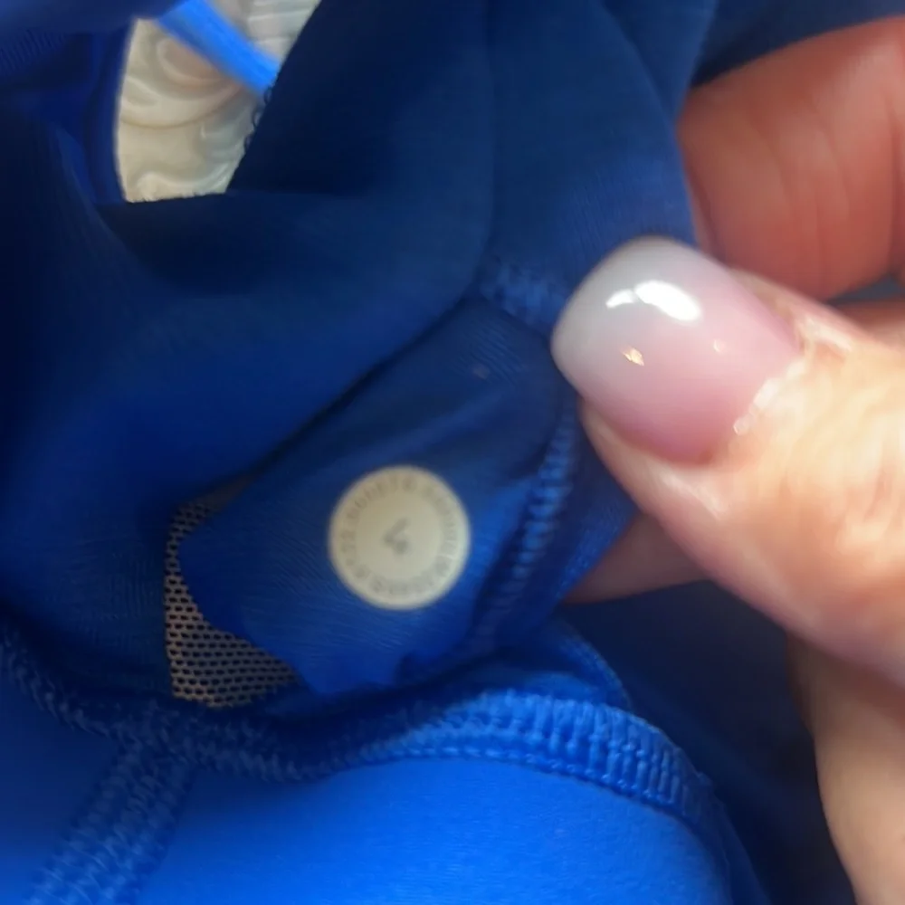 NWOT 🍋 Lululemon Blazer Blue Tone Energy Bra Size 4
